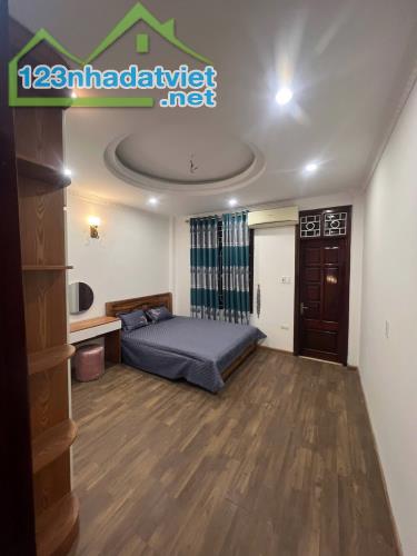Bán nhà phố Đại La 35m² x 5 Tầng Mặt tiền 4,3m Chỉ 30m ra phố  Giá  7,19 Tỷ - 2
