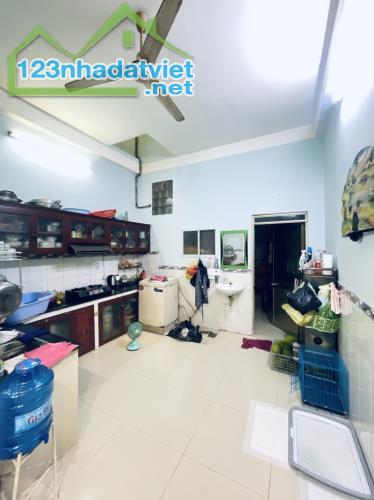 NHÀ ĐÚC THẬT 2 TẦNG NGAY HƯƠNG LỘ 3 SÁT KÊNH 19/5 -XE HƠI ĐỖ CỬA -64M2(4x16). CHỈ 5 TỶ XÍU - 2