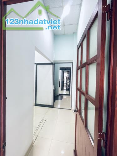 NHÀ ĐÚC THẬT 2 TẦNG NGAY HƯƠNG LỘ 3 SÁT KÊNH 19/5 -XE HƠI ĐỖ CỬA -64M2(4x16). CHỈ 5 TỶ XÍU - 3