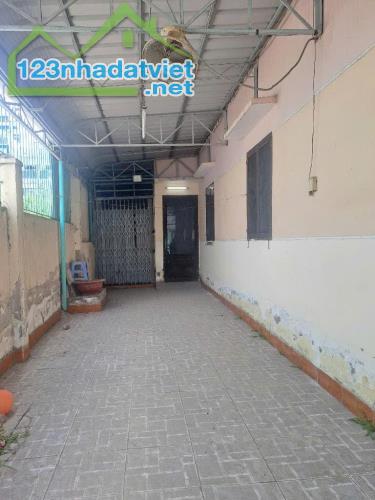 BÁN NHÀ GẦN 200M2 CÂY XĂNG PERTRO P.THẠNH LỘC, Q12 - 1