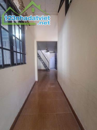 BÁN NHÀ GẦN 200M2 CÂY XĂNG PERTRO P.THẠNH LỘC, Q12