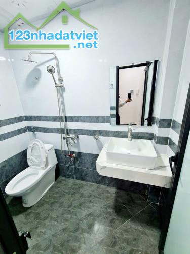 BÁN NHÀ XA LA HÀ ĐÔNG, Ô TÔ TỚI CỬA, HƯỞNG TRỌN TIỆN ÍCH KHU ĐÔ THỊ, CHỈ NHỈNH 6 TỶ