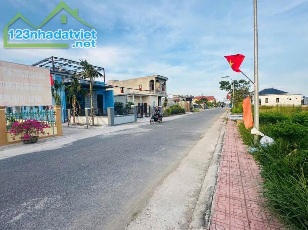 CHÍNH CHỦ CẦN BÁN GẤP 2  LÔ ĐẤT NỀN VEN BIỂN QUẤT LÂM,  SỔ ĐỎ TỪNG  LÔ, GIÁ HƠN 1 TỶ /LÔ - 2