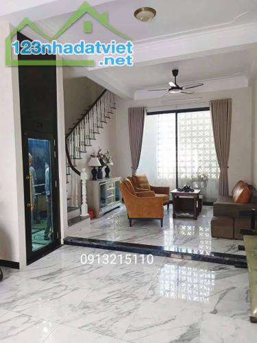 Bán Nhà đẹp bát khối DT 35M, MT 4M,ngõ thông,ô tô đỗ cửa. Nhỉnh 6 Tỷ + VỊ trí: Nhà nằm tại - 1