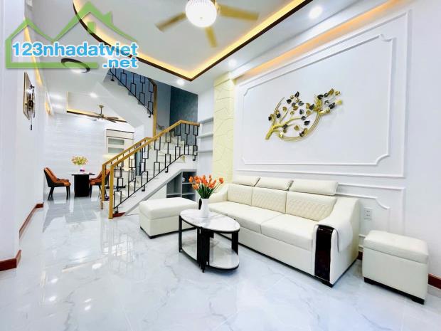 NGÔ GIA TỰ, QUẬN 10, HXH, NHÀ MỚI FULL NỘI THẤT, TỔNG DT SÀN 110M2, 3 TẦNG, CHỈ 8 TỶ