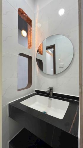 NGÔ GIA TỰ, QUẬN 10, HXH, NHÀ MỚI FULL NỘI THẤT, TỔNG DT SÀN 110M2, 3 TẦNG, CHỈ 8 TỶ - 5