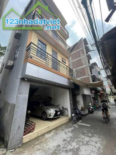 BÁN NHÀ GẦN  HỌC VIÊN TÀI CHÍNH - BẮC TỪ LIÊM - DT82M2 - 4 TẦNG - GIÁ 8.8TỶ - NGÕ Ô TÔ