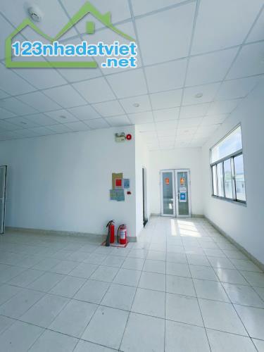 Cho thuê nhà xưởng khuôn viên riêng biệt hơn 1ha, KCN Nhơn Trạch, giá 920tr/tháng. - 4
