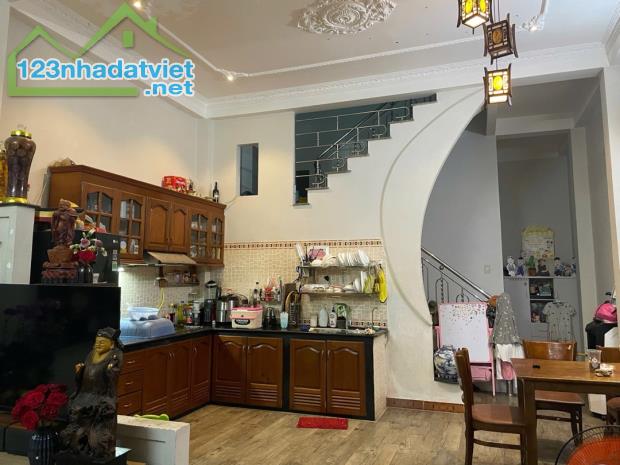 Cc bán nhà 2 tầng MT KD VIP đường Võ Như Hưng, giá sập hầm chỉ hơn 6 tỷ. - 2