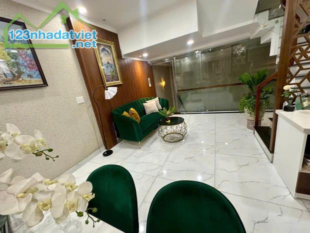 🌈Nhà Khu Nam Long Giáp Gò Vấp- 5 tầng giá chỉ 5tỷ390 còn bớt💵🏡
✅Dt 4x13.5 1 trệt 1 - 1