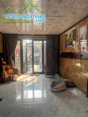BÁN NHÀ 2 TẦNG  – 2 MẶT TIỀN – TRUNG TÂM TP, GẦN GA THANH HÓA VÀ ĐẠI LỘ LÊ LỢI