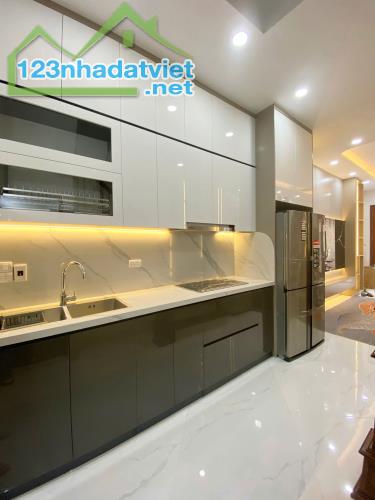 Cho thuê nhà Lô góc + mới ngõ 143 Nguyễn Chính 5 tầng x 33m2, 4 ngủ, 15 Triệu (có thương - 1