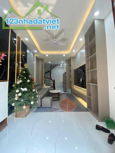 Cho thuê nhà Lô góc + mới ngõ 143 Nguyễn Chính 5 tầng x 33m2, 4 ngủ, 15 Triệu (có thương - 2