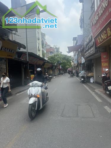 DƯƠNG QUẢNG HÀM,ĐƯỜNG TRƯỚC NHÀ 10m, OTO VÀO TẬN NHÀ, GẦN CHỢ, GẦN NHIỀU TRƯỜNG ĐẠI HỌC  K