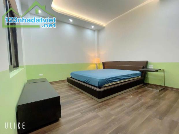 Cho thuê nhà Phố Lê Duẩn, Khâm Thiên 3 tầng x 50m2 thông sàn làm văn phòng 15 Triệu - 4