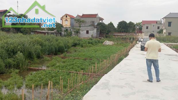 Bán đất Gia Bình, bắc ninh. 100m2 * mt 5m * 1,65 tỷ. ô tô đỗ, full thổ cư