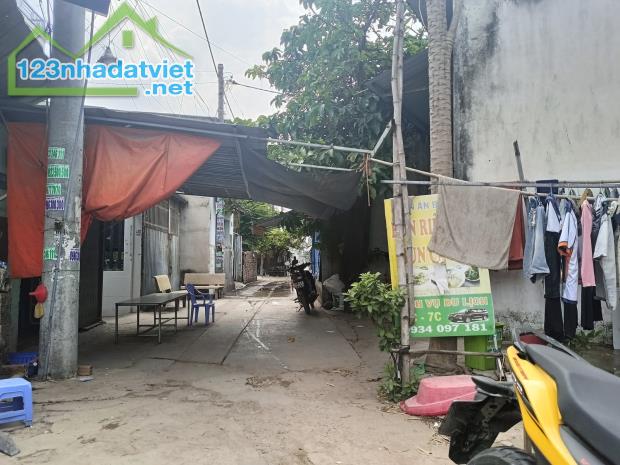 Bán gấp nhà ở Bình Thành - Bình Tân ngay chợ, 96m, có 5 phòng trọ, giá chỉ 3.x tỷ, bao rẻ.