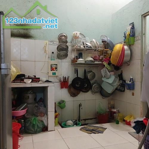 Bán gấp nhà ở Bình Thành - Bình Tân ngay chợ, 96m, có 5 phòng trọ, giá chỉ 3.x tỷ, bao rẻ. - 2