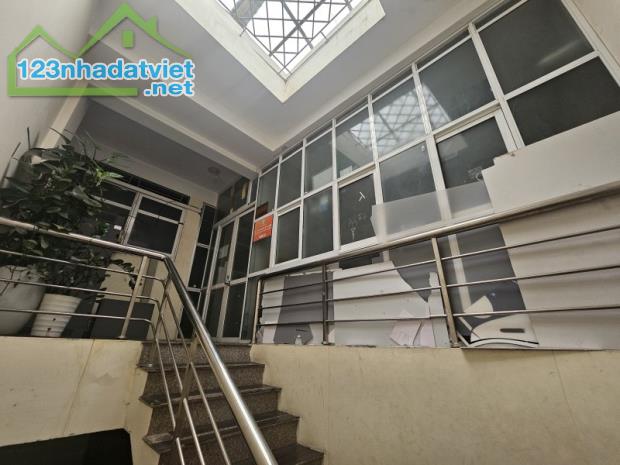 Toà Văn phòng Dòng tiền. Trần Thái Tông, Cầu Giấy. 121mx9; MT 18m; Giá 74 Tỷ  SIÊU PHẨM