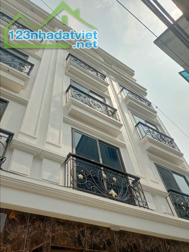 NHÀ ĐẸP PHÂN LÔ Ô TÔ ĐỖ CỦA - HÀNG XÓM THÂN THIỆN - 2