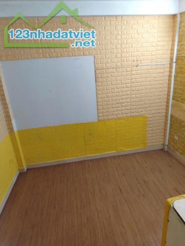 Cho thuê nhà ngõ 1 Bùi Xương Trạch, Thanh Xuân, 4 tầng x 35m2, 3 ngủ, 9 Triệu KD on, ở - 3