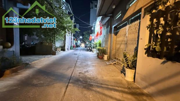 Giảm 300tr Gấp bán HL 2 hẻm xe hơi thông 2 phút ra bệnh viện Bình Tân 48m2,3 Tầng Nhỉnh 4 - 4