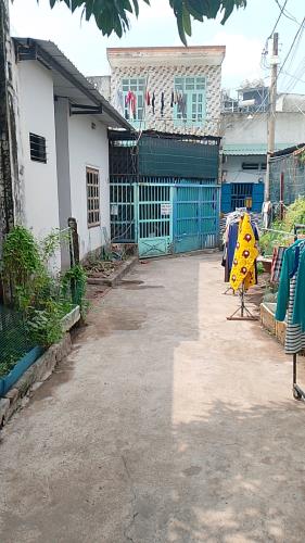 🔥Cần bán cho A/c đầu tư. Chỉ 4tỷ25. Gồm 3 phòng trọ+1 nhà trệt+gác. Đang có dòng tiền 9tr - 2