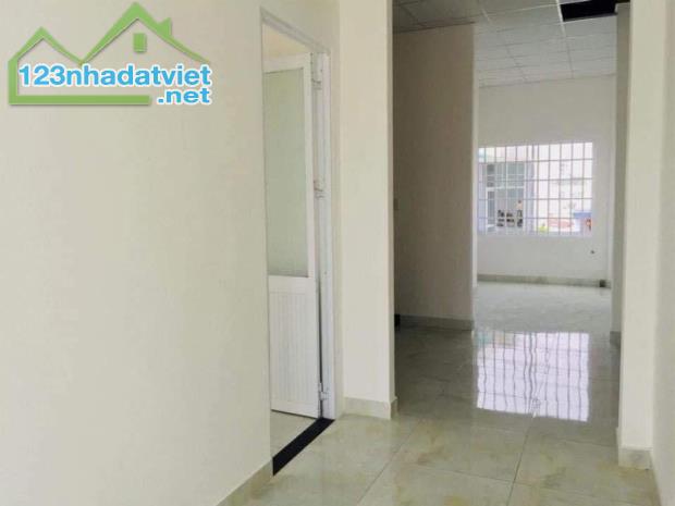 ♣ Nhà Kiệt hơn 3m Hoàng Diệu, 66m2, ngang 5.4m, vuông, 3 tầng cứng sạch, 3.xx tỷ - 3