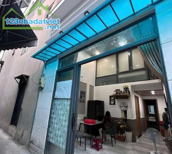 # Nhà Kiệt 2.5m gần Thái Thị Bôi, Ô tô đậu 20m, 32m2, gác đúc sạch đẹp, 2.3x tỷ