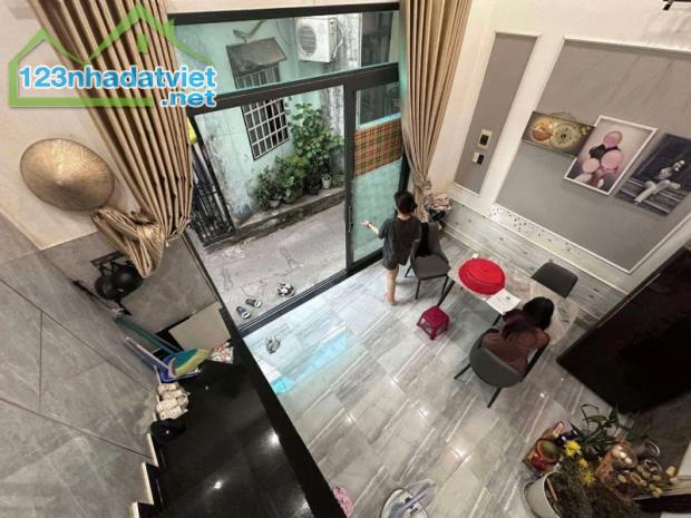 # Nhà Kiệt 2.5m gần Thái Thị Bôi, Ô tô đậu 20m, 32m2, gác đúc sạch đẹp, 2.3x tỷ - 2