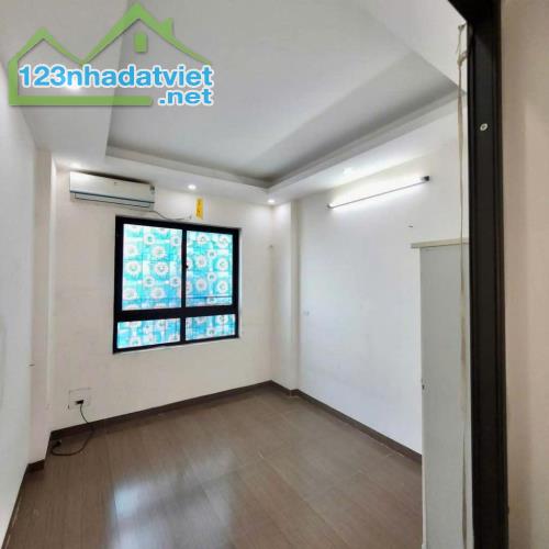 + yên nghĩa hà đông 34m hai mặt thoáng,dân xây 3 tầng,giá hơn 3 tỷ ! - vị trí Trung tâm, k