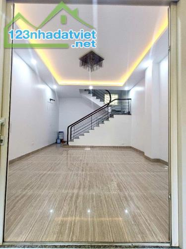 SIÊU PHẨM LẠC LONG QUÂN MỚI CỰC ĐẸP, 2 THOÁNG, DÂN XÂY Ô TÔ GẦN, BÃI XE NGAY NHÀ CHỈ 9.2 - 1