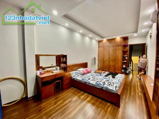 Cần bán gấp nhà phân lô phố Nghĩa Tân 57m2, 4T, thang máy, ô tô tránh - 4