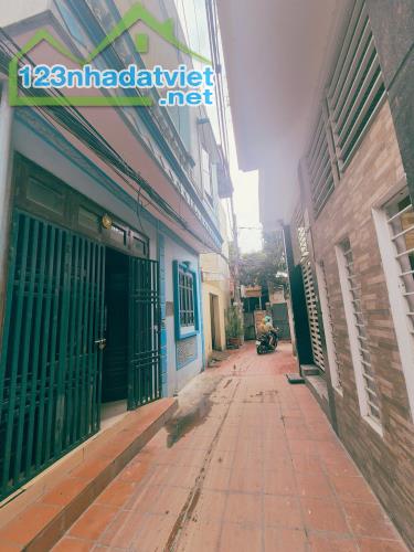🏡 BÁN NHÀ PHÂN LÔ – KHU TẬP THỂ ĐẠI HỌC MỎ – 45.5M² – 3 TẦNG – GIÁ 8.2 TỶ - 5