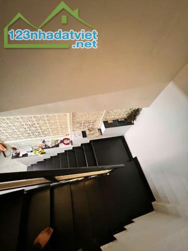 HIẾM !!! HƠN 4 TỶ NHÀ TÂN BÌNH KHU LÝ THƯỜNG KIỆT - DIỆN TÍCH LỚN 54M2 3 LẦU ĐẸP - 2