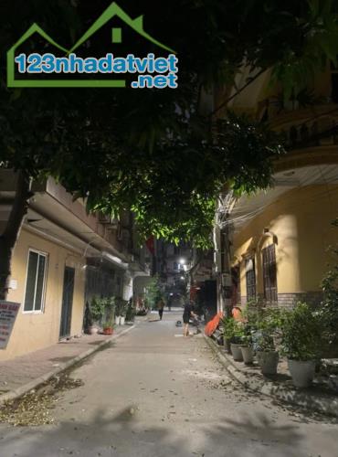BÁN biệt thự XÃ ĐÀN-PHẠM NGỌC THẠCH 181m, 5tầng, mt 28.8M, ngõ thông, lô góc, 2 oto tránh - 1