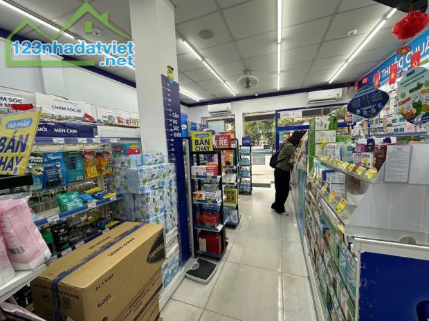 Bán nhà mặt phố Văn Cao, Ba Đình 50m2, 5 tầng, kinh doanh đỉnh, chỉ 36 tỷ. - 1