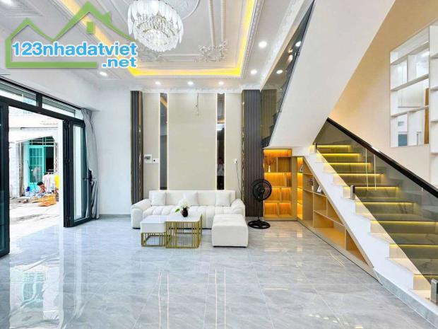 Bán nhà mới hoàn thiện tại TT Nhà Bè - DT: 5M x 9M - Giá: 4Tỷ 390