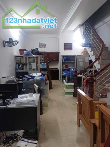 BÁN NHÀ LÝ NAM ĐẾ  TRÁI TIM PHỐ CỔ, HOÀN KIẾM. DIỆN TÍCH: 57M² x 4 TẦNG 
GIÁ CHỈ: 22.5 TỶ. - 2