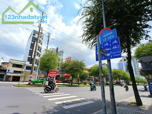 BÁN NHÀ CĂN GÓC SAU CĂN MẶT TIỀN - HXH ĐẬU NHÀ– ĐƯỜNG LÒ SIÊU - Q.11 - 32m² - 4 tỷ tí