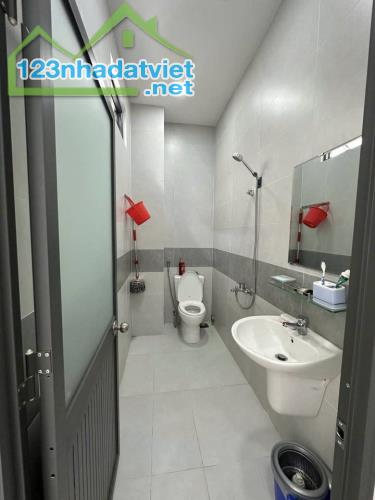 BÁN GẤP! NHÀ ĐẸP Lâm Văn Bền Q7 – 4 TẦNG – 6PN - KD ĐỈNH - Nhỉnh 4 TỶ - 1