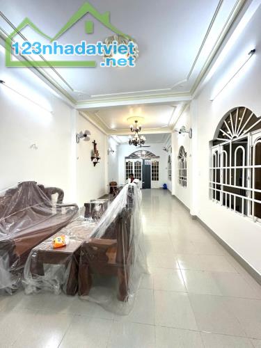 Nhà Mặt Tiền KD 3 Tầng 6,2 x 21m Đường Đòng Tâm, Trung Chánh Hóc Môn SHR - 1