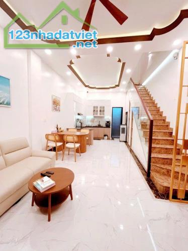 Nhà Bán Thủ Đức- Hẻm Xe Hơi Tránh-3 Tầng-Nhà Mới Ở Ngay-51m2 Chỉ 4,67 TỶ