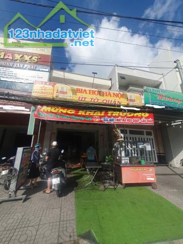 Chính chủ bán nhà ngay sát chợ Bình Chánh, TP.HCM -Vị trí đắc địa -chỉ 800 triệu