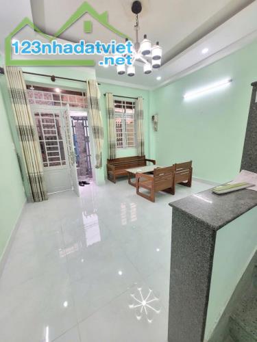 HẺM THÔNG - PHÒNG KHÁCH RỘNG- NGUYỄN DU- GÒ VẤP-54M- 2 TẦNG-  4.5X12- 5.6T