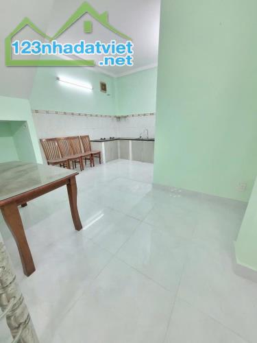 HẺM THÔNG - PHÒNG KHÁCH RỘNG- NGUYỄN DU- GÒ VẤP-54M- 2 TẦNG-  4.5X12- 5.6T - 2