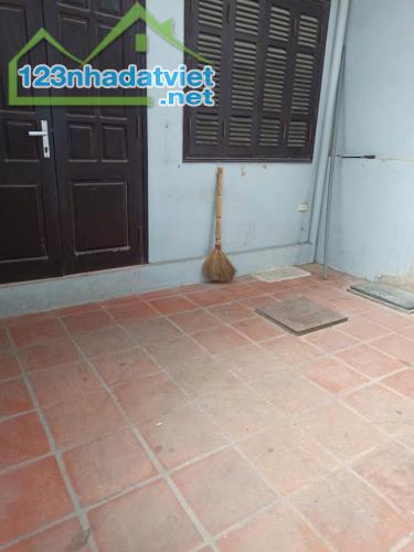 MẶT NGÕ THÔNG - GẦN PHỐ - Ô TÔ 7 CHỖ VÀO NHÀ - KHU DÂN TRÍ CAO - SẦM UẤT - GẦN TRƯỜNG, CHỢ - 1