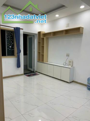 Cho thuê căn hộ Bàu Cát II, 54m2, 2 phòng ngủ, giá 7tr, có nội thất - 2
