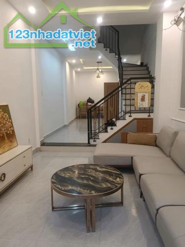 Cc cần bán nhà 3 tầng kiệt oto đường Hoà An 7 , TT Bến Xe, giá chỉ nhỉnh 3 tỷ.