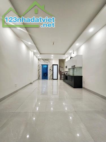 BÁN NHÀ PHÚC ĐỒNG 55m2, 5 TẦNG,  8 tỷ Ô TÔ GẦN. Siêu HIẾM. Thằng máy nhập khẩu - 4